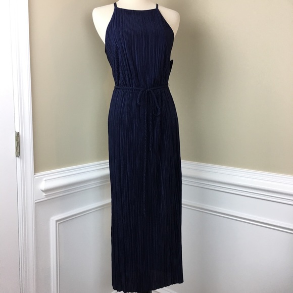 New York & Company Dresses & Skirts - New York company pleated Belted Sleeveless midi